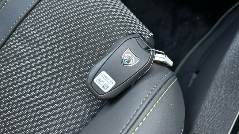 Peugeot 208 1.2 Hybrid 100 GT 5dr e-DSC6 Petrol Hatchback